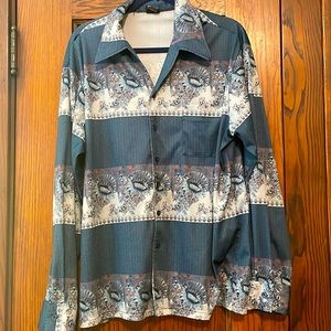 Wonderful vintage men’s button up shirt